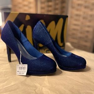Fioni Night multi-tonal blue cocktail platform dress shoe. New condition.